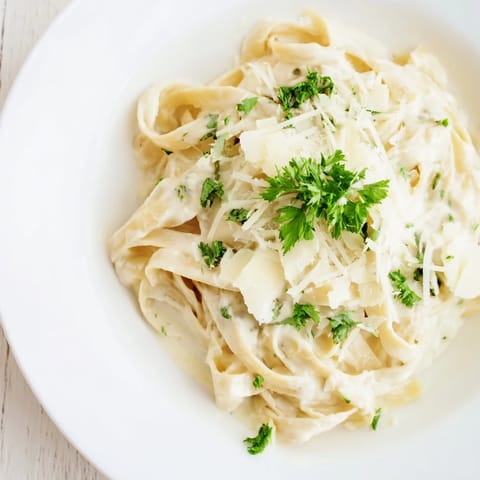 Skinny Alfredo Garlic Parmesan